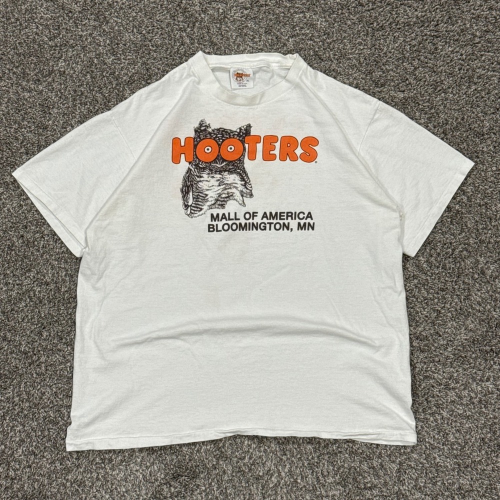 Vintage 90s Hooters Mall of America T-Shirt Mens XL White Single Stitch USA Made